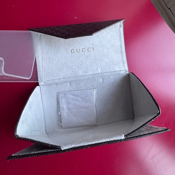 Gucci Authentic Glass Case That Converts To An Envelope Great Cond - Picture 4 of 9